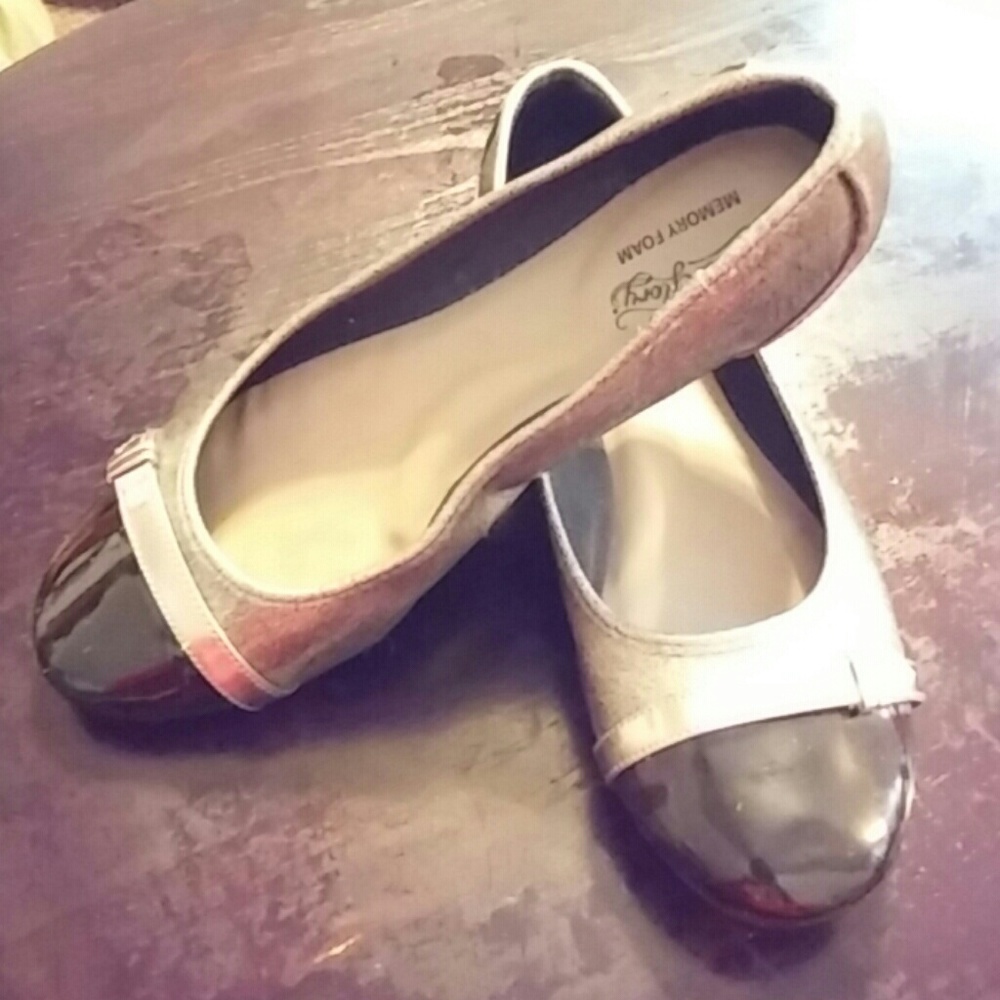 Cute Size 8 flats